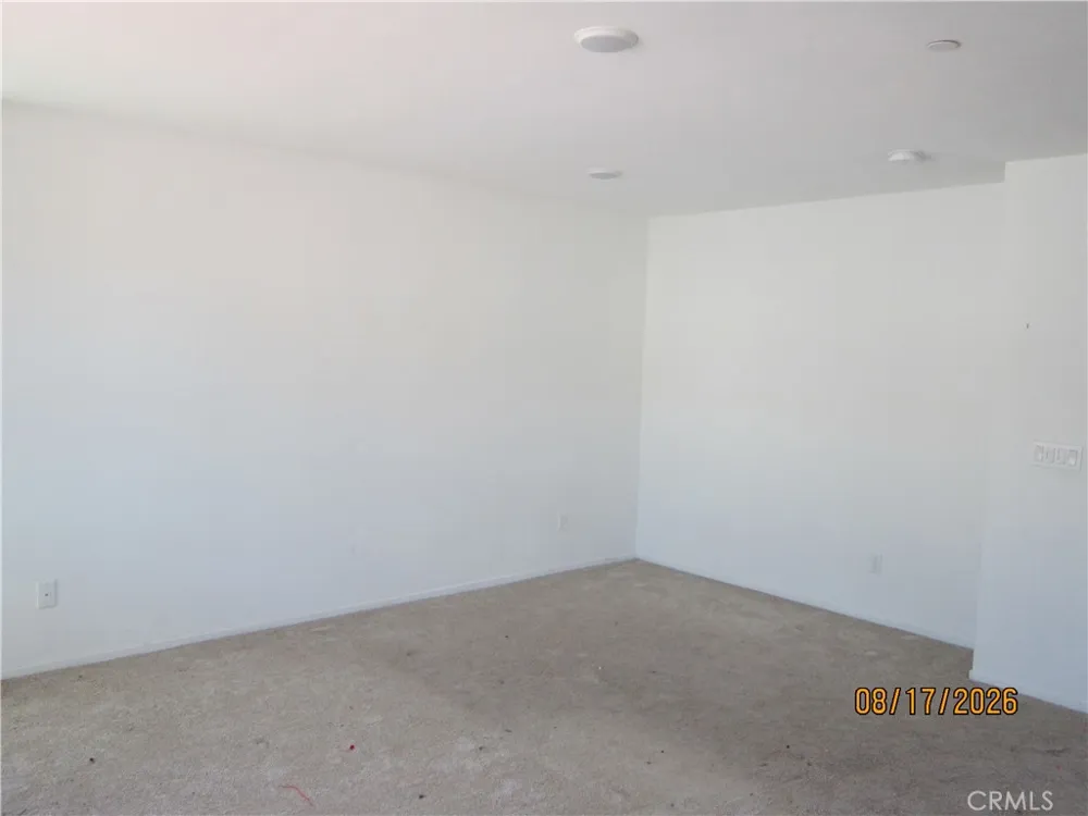 6101 Mariposa Banning, CA 92220