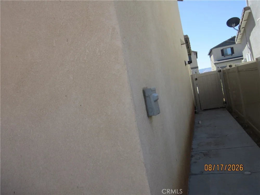6101 Mariposa Banning, CA 92220