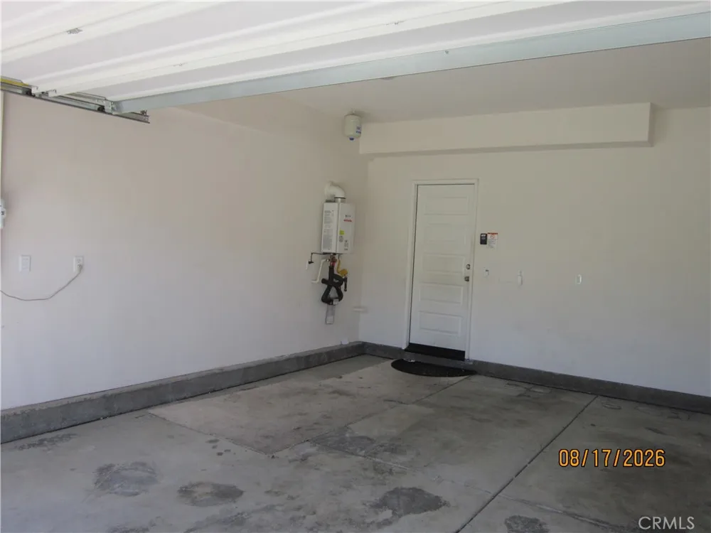 6101 Mariposa Banning, CA 92220