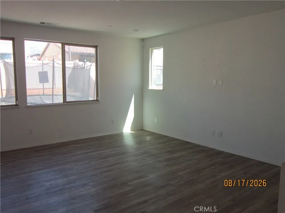 6101 Mariposa Banning, CA 92220