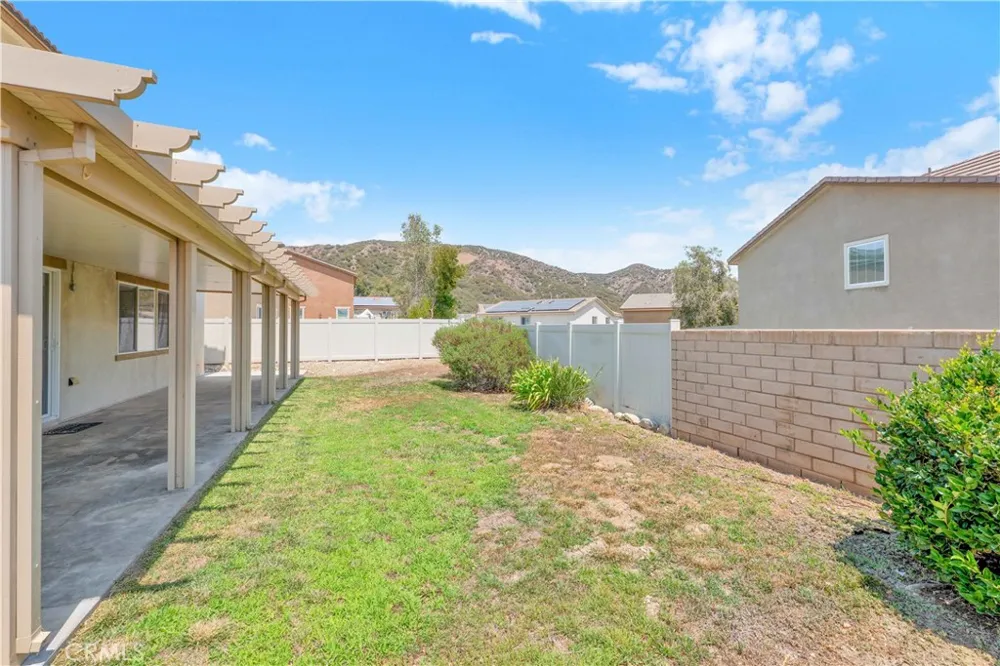 4043 Bristlecone Pine Lane San Bernardino, CA 92407