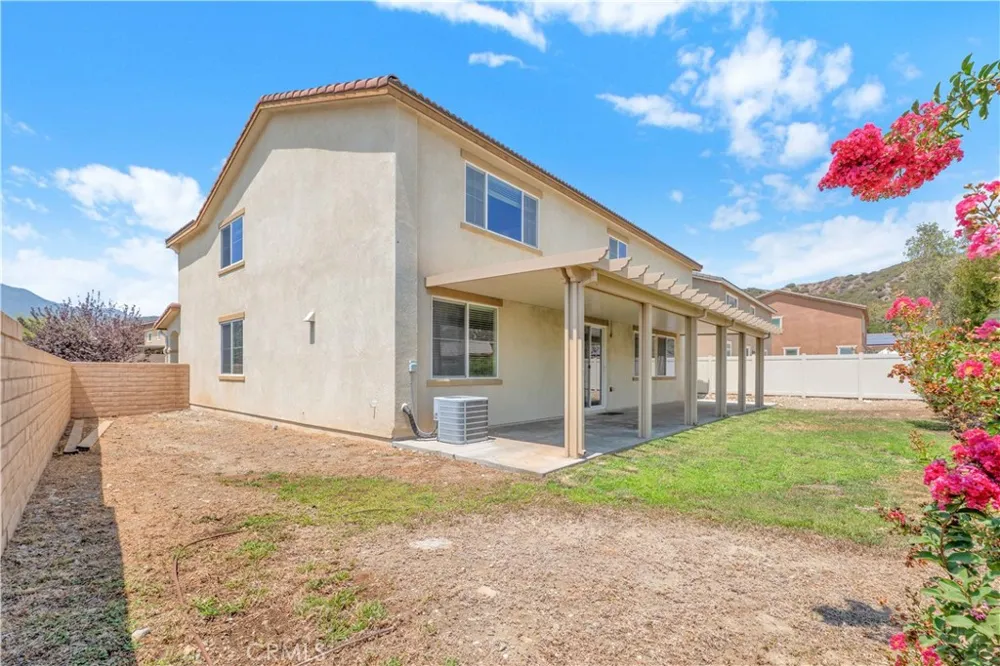 4043 Bristlecone Pine Lane San Bernardino, CA 92407