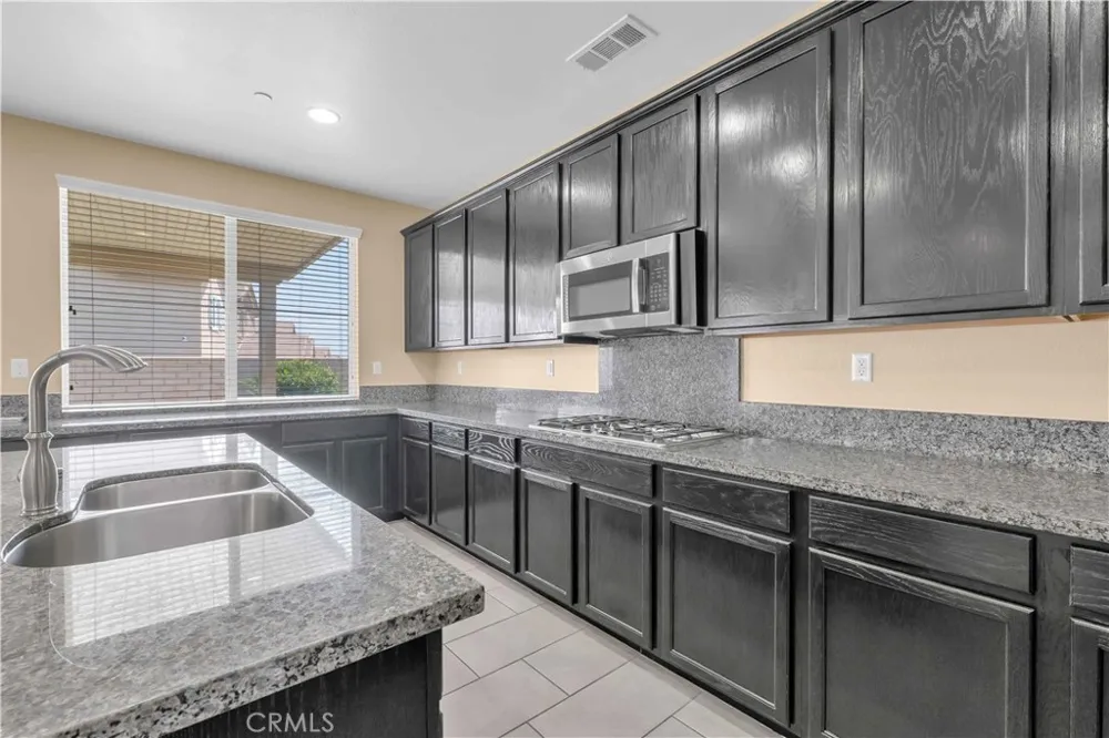4043 Bristlecone Pine Lane San Bernardino, CA 92407