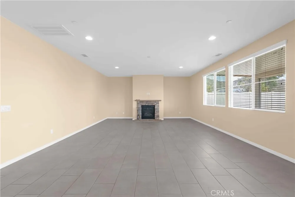 4043 Bristlecone Pine Lane San Bernardino, CA 92407