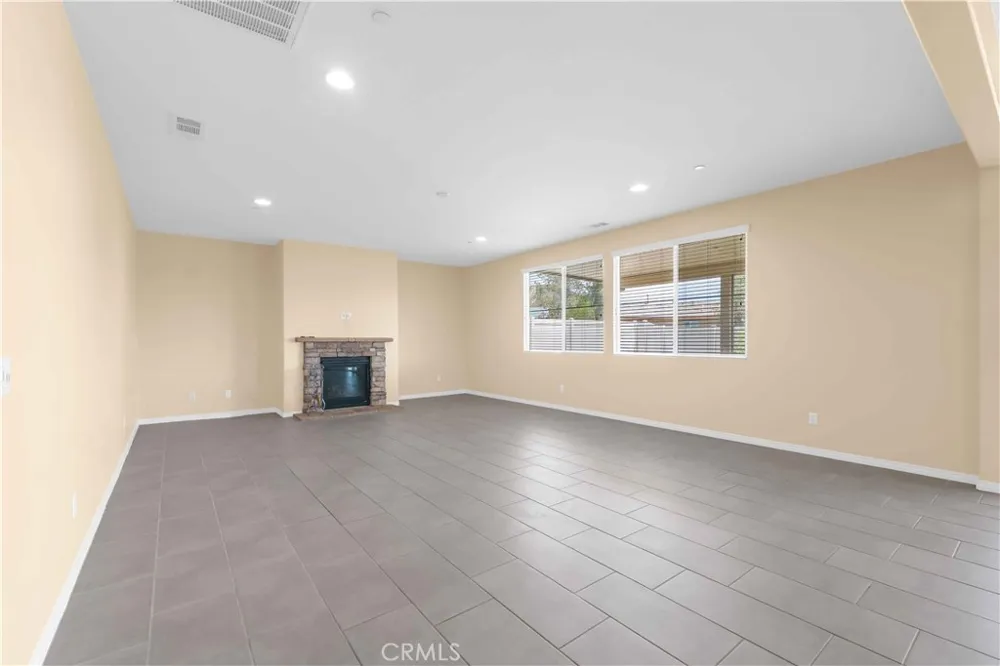 4043 Bristlecone Pine Lane San Bernardino, CA 92407