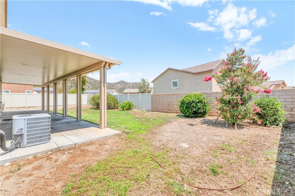 4043 Bristlecone Pine Lane San Bernardino, CA 92407