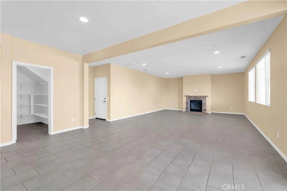4043 Bristlecone Pine Lane San Bernardino, CA 92407