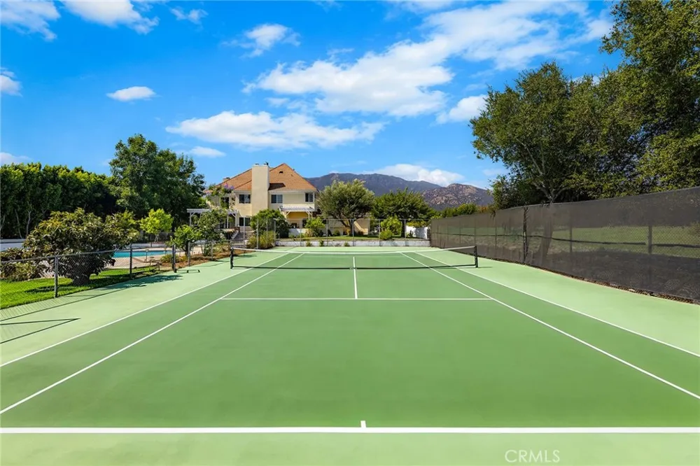 648 Pomello Drive Claremont, CA 91711