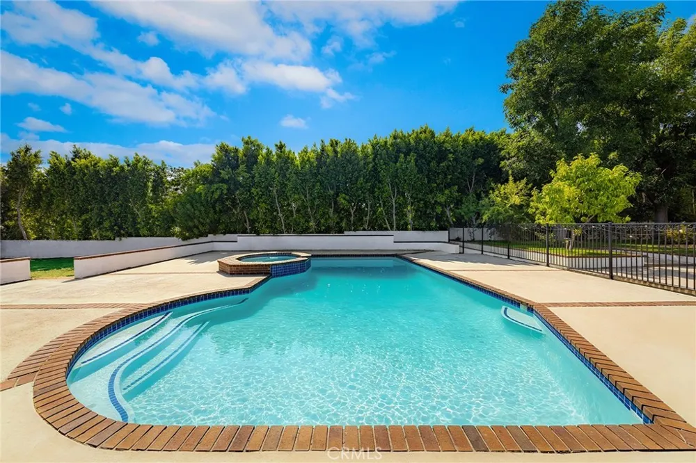 648 Pomello Drive Claremont, CA 91711