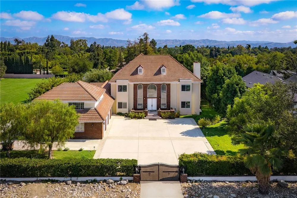 648 Pomello Drive Claremont, CA 91711