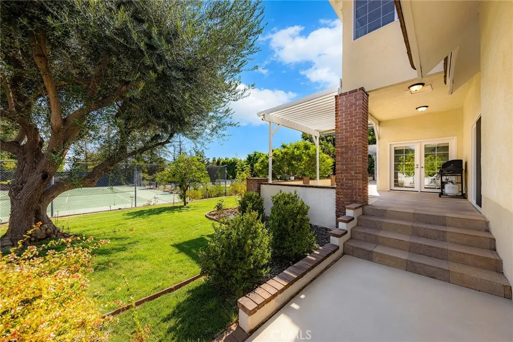 648 Pomello Drive Claremont, CA 91711