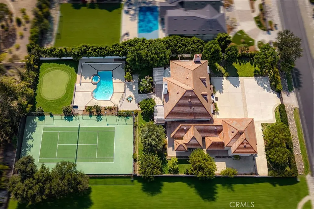 648 Pomello Drive Claremont, CA 91711