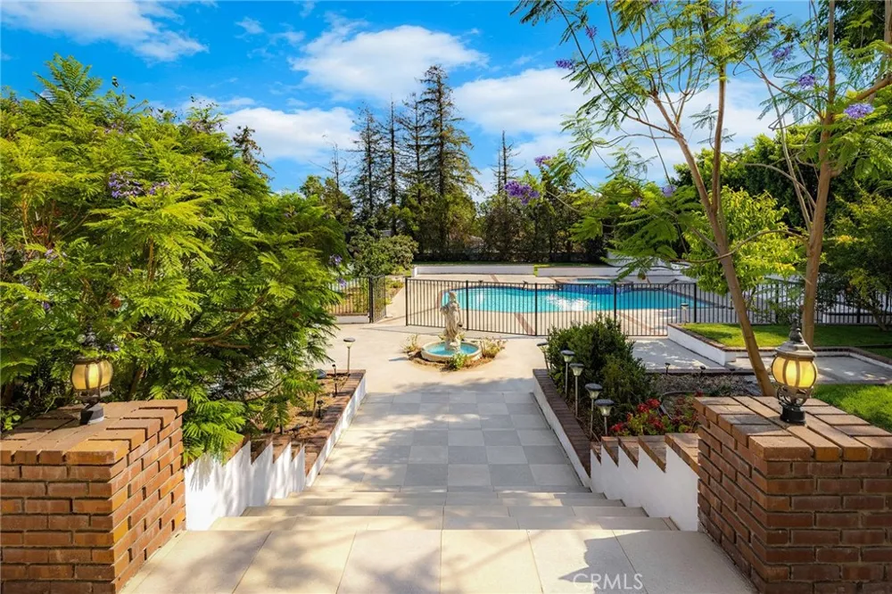 648 Pomello Drive Claremont, CA 91711