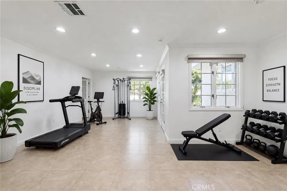 648 Pomello Drive Claremont, CA 91711