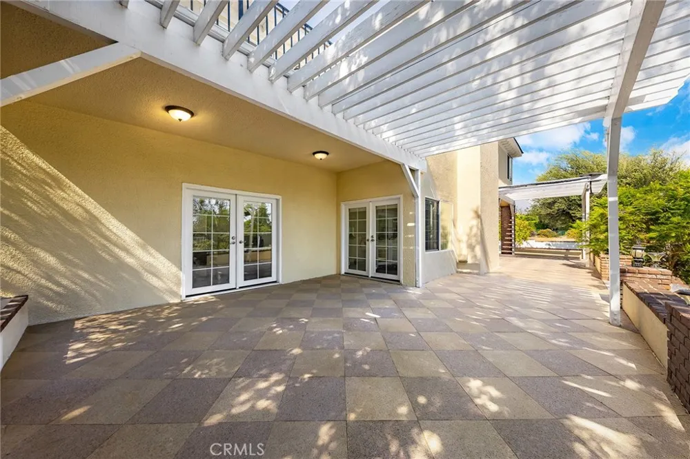 648 Pomello Drive Claremont, CA 91711