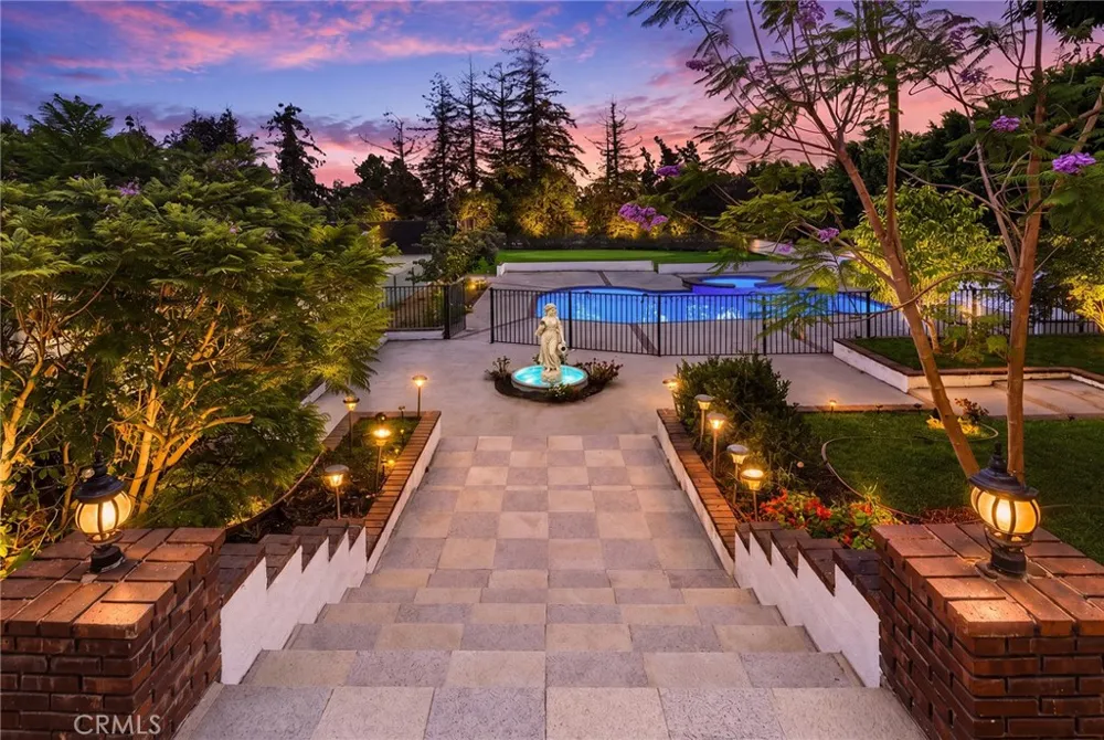 648 Pomello Drive Claremont, CA 91711