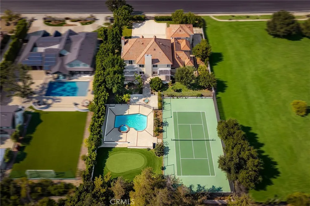 648 Pomello Drive Claremont, CA 91711