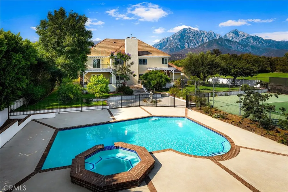 648 Pomello Drive Claremont, CA 91711
