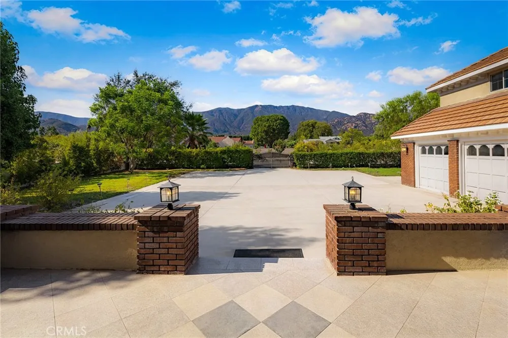 648 Pomello Drive Claremont, CA 91711