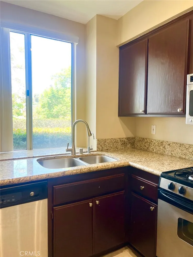 14 Via Entrada Rancho Santa Margarita, CA 92688