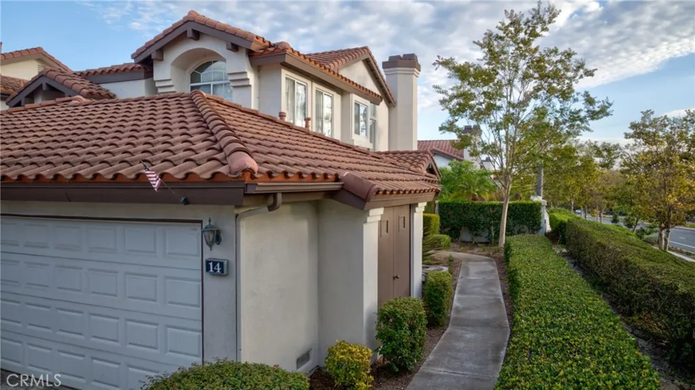 14 Via Entrada Rancho Santa Margarita, CA 92688