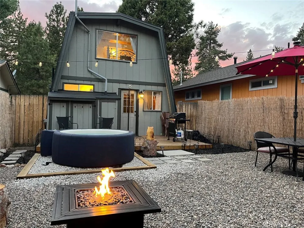 1056 Sierra Big Bear City, CA 92314