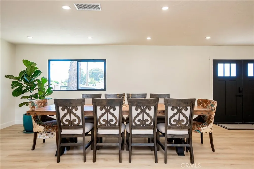 9226 Locust Fontana, CA 92335