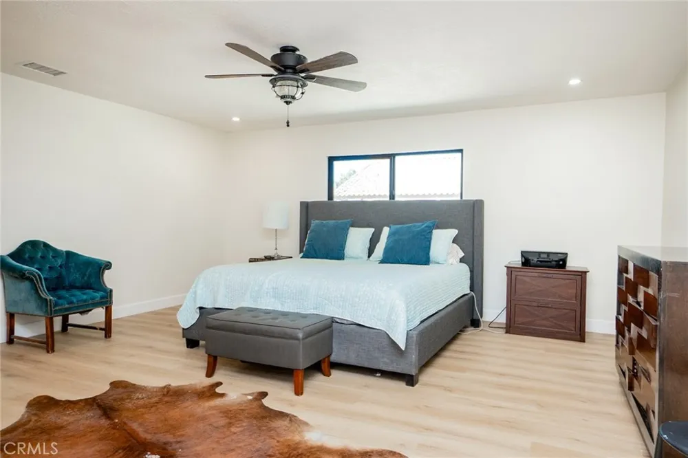 9226 Locust Fontana, CA 92335