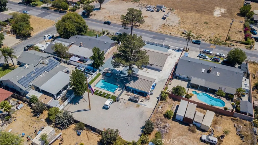 9226 Locust Fontana, CA 92335