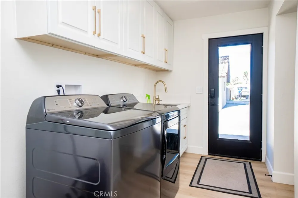9226 Locust Fontana, CA 92335
