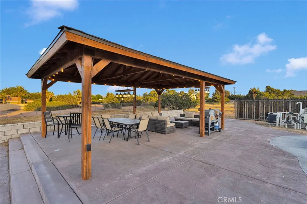 8755 Kittering Oak Hills, CA 92344