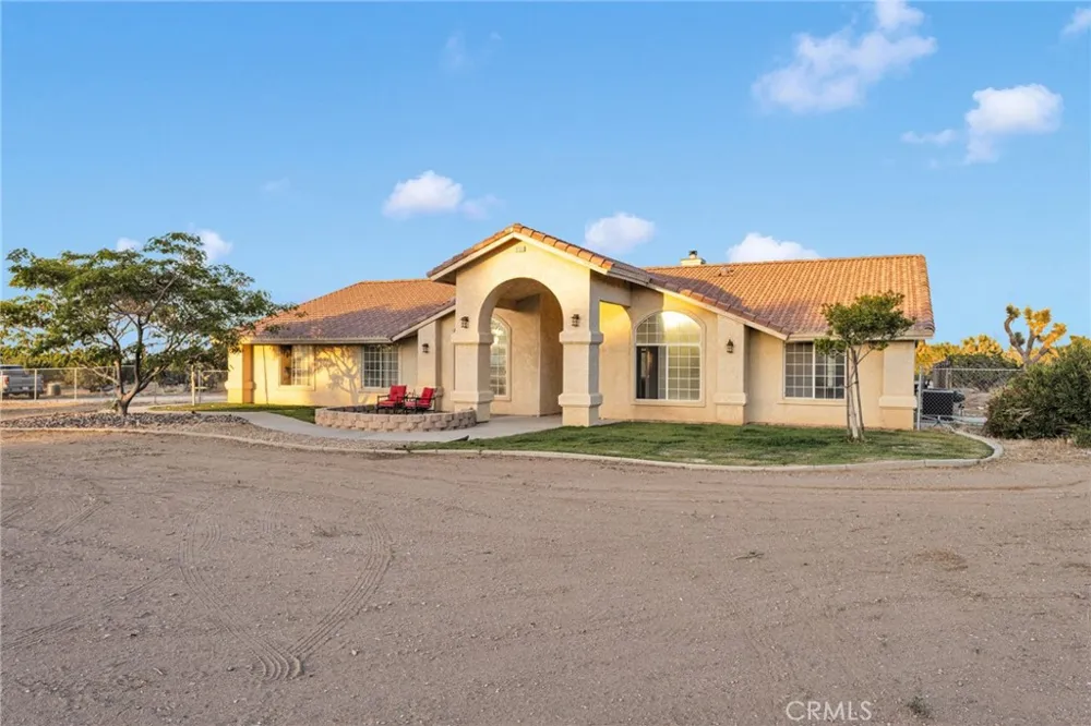 8755 Kittering Oak Hills, CA 92344
