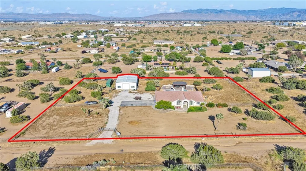 8755 Kittering Oak Hills, CA 92344