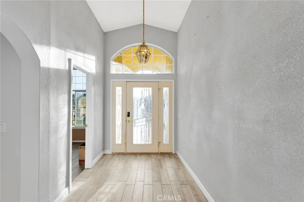 8755 Kittering Oak Hills, CA 92344
