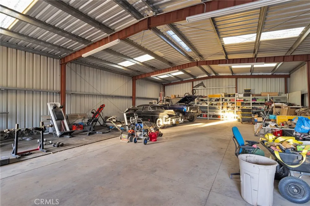 8755 Kittering Oak Hills, CA 92344