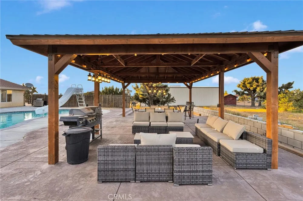 8755 Kittering Oak Hills, CA 92344