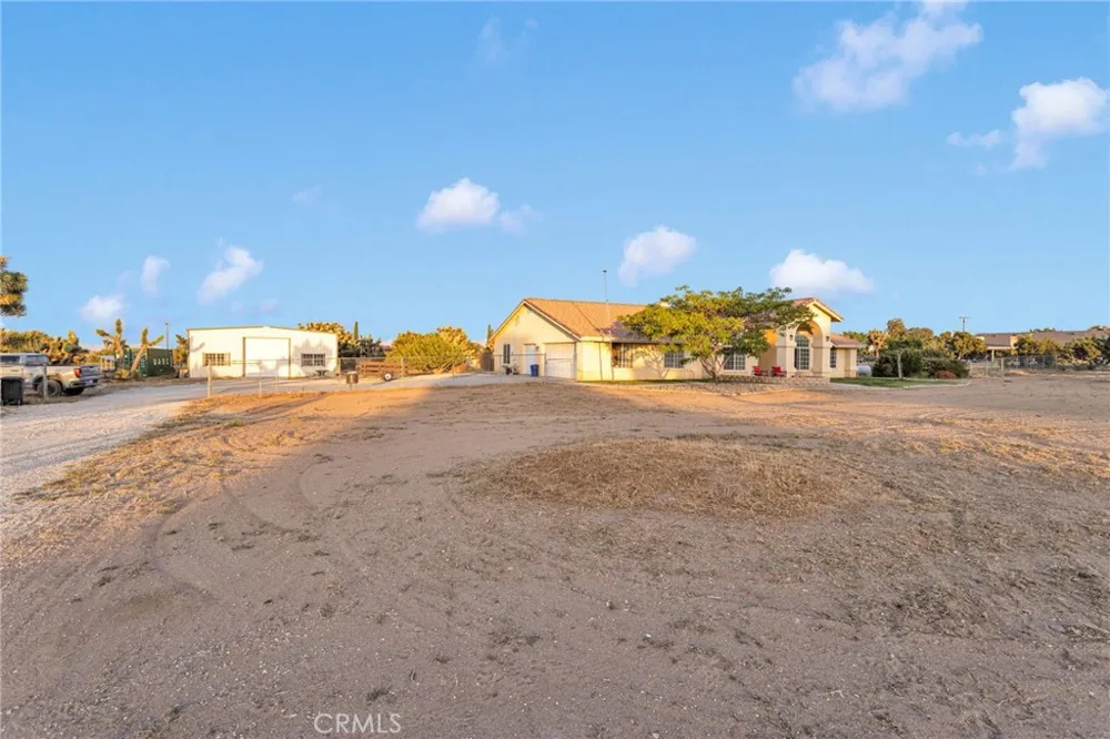 8755 Kittering Oak Hills, CA 92344