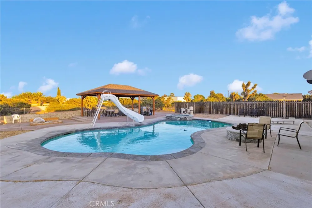 8755 Kittering Oak Hills, CA 92344