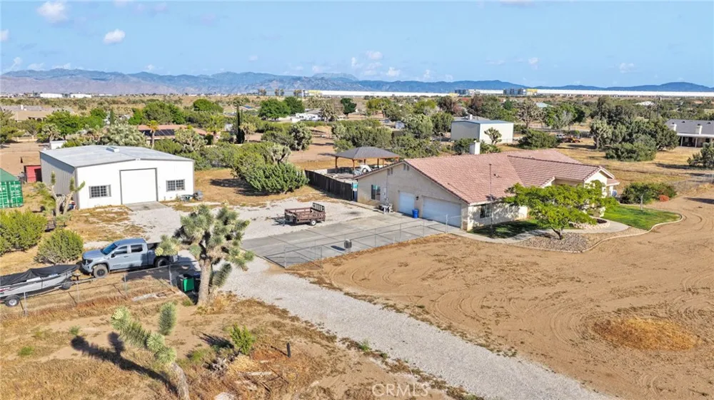 8755 Kittering Oak Hills, CA 92344