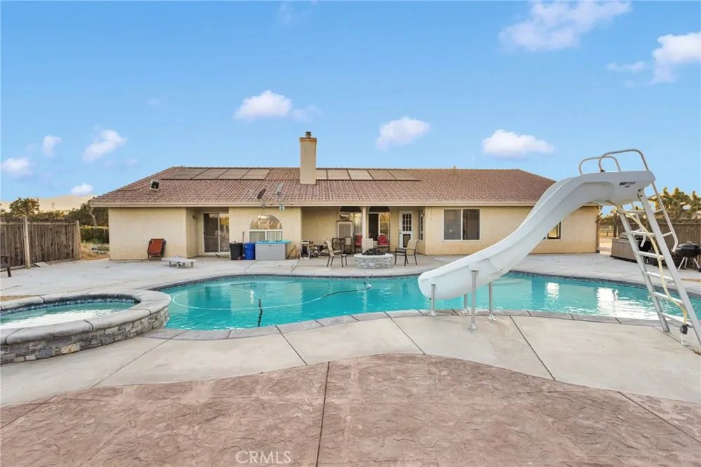 8755 Kittering Oak Hills, CA 92344