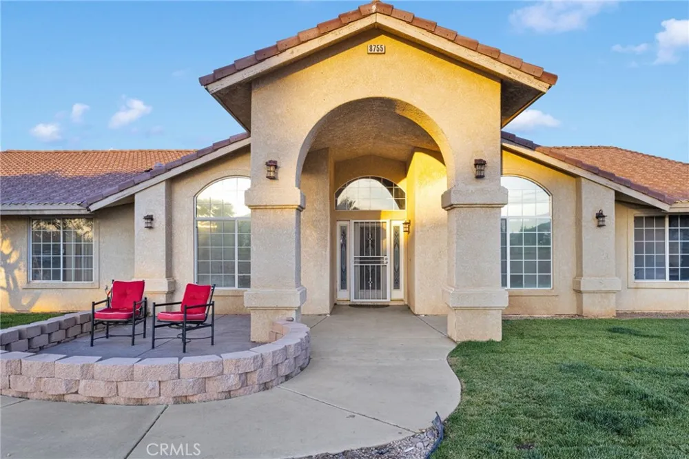 8755 Kittering Oak Hills, CA 92344