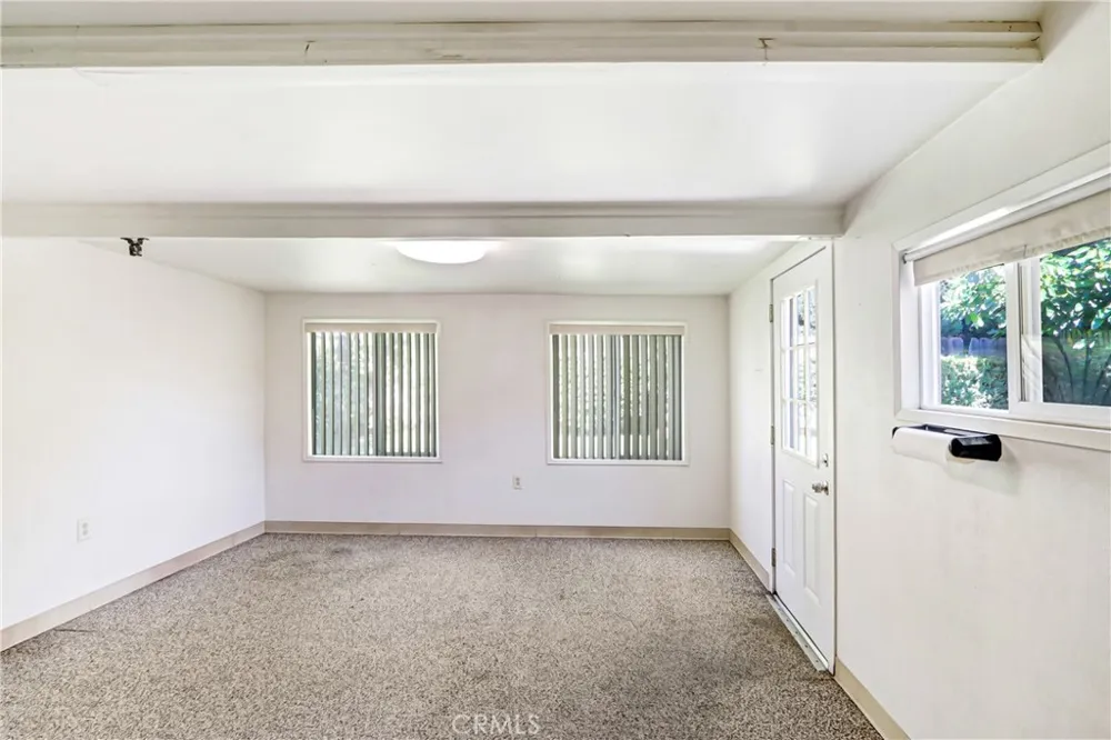 9136 Dumond Drive Fontana, CA 92335