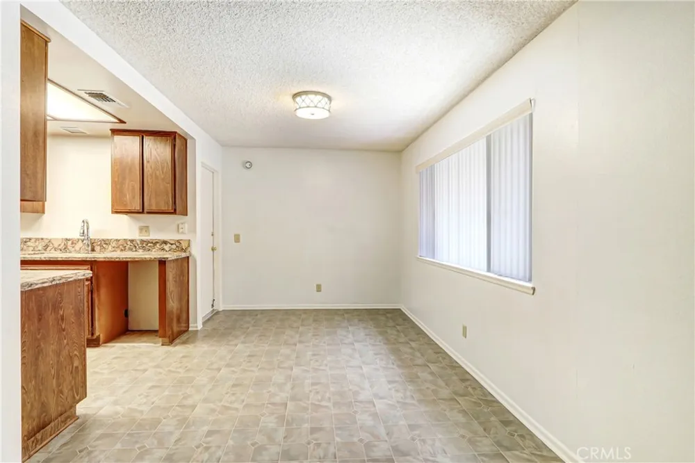 9136 Dumond Drive Fontana, CA 92335