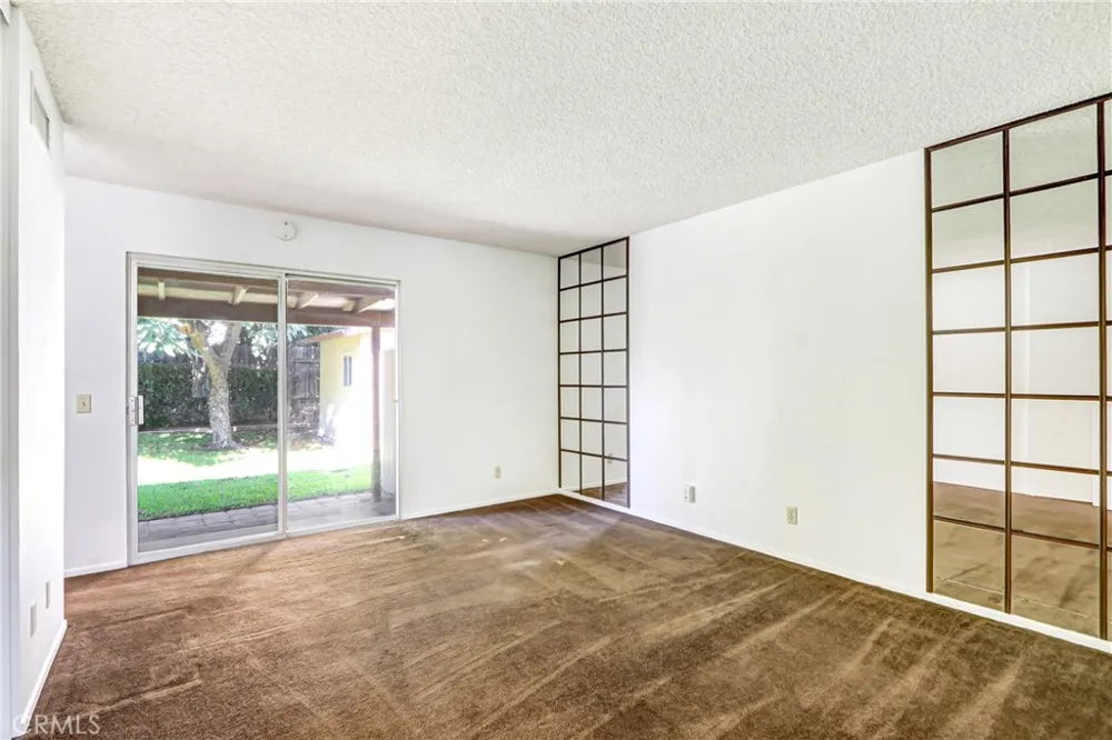 9136 Dumond Drive Fontana, CA 92335
