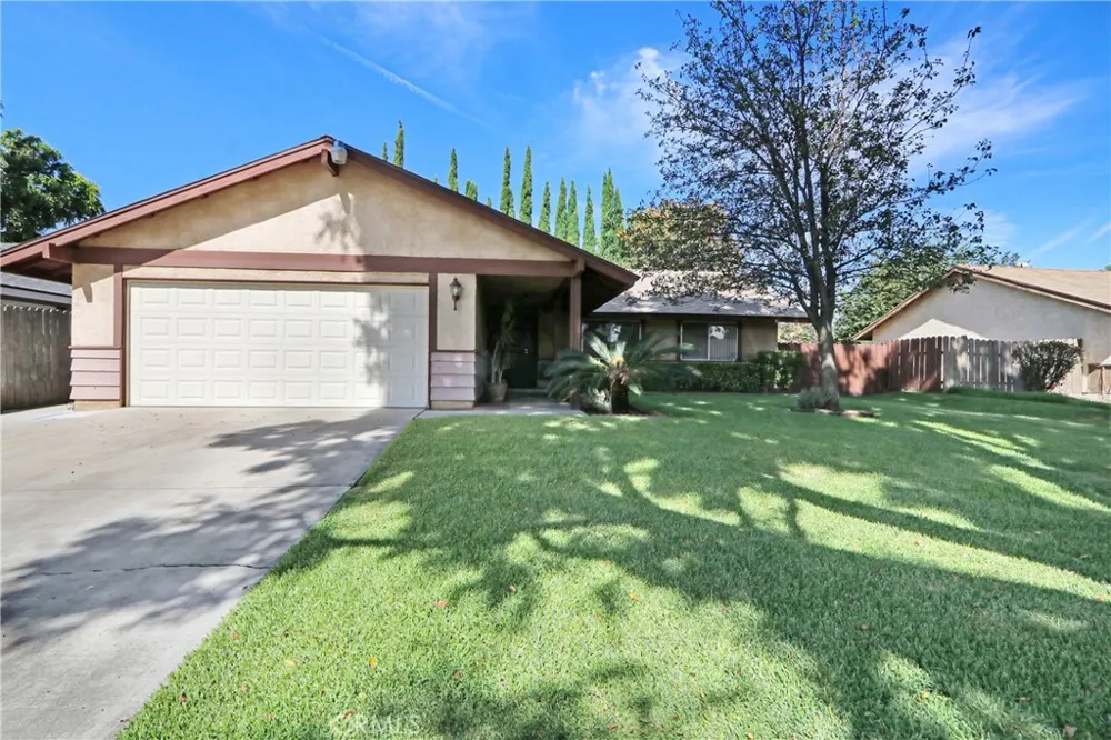 9136 Dumond Drive Fontana, CA 92335