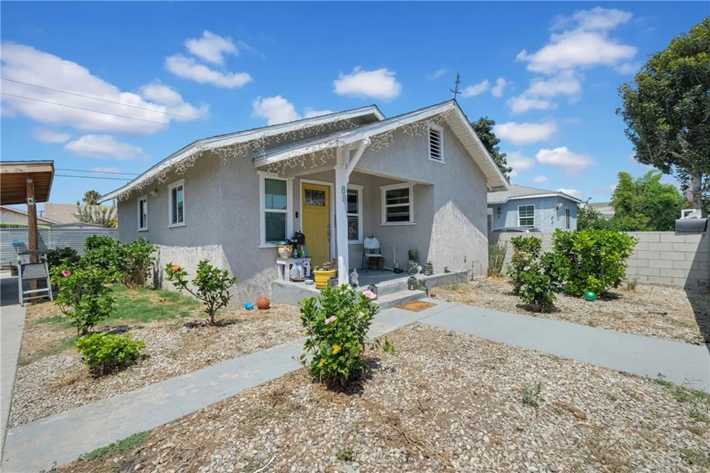 8811 Mary Avenue Los Angeles, CA 90002