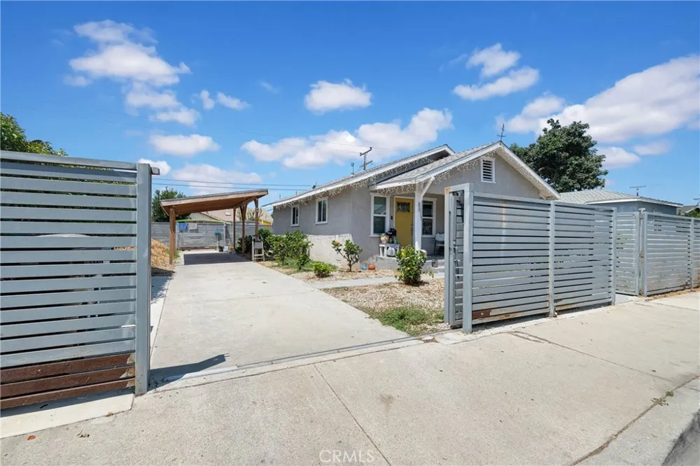 8811 Mary Avenue Los Angeles, CA 90002