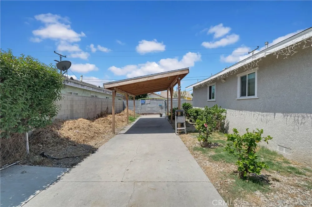 8811 Mary Avenue Los Angeles, CA 90002