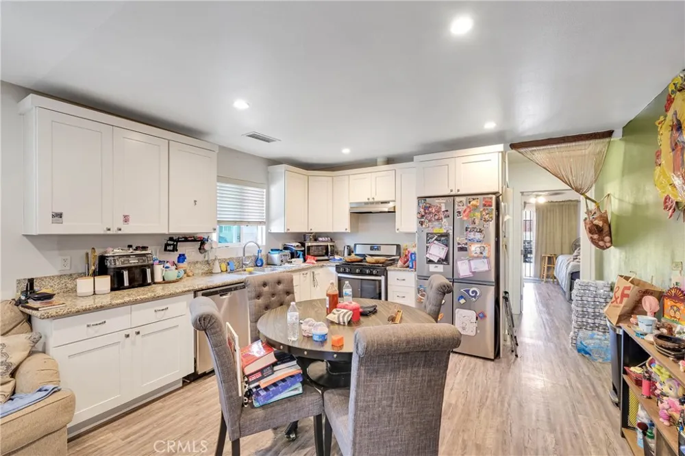 8811 Mary Avenue Los Angeles, CA 90002