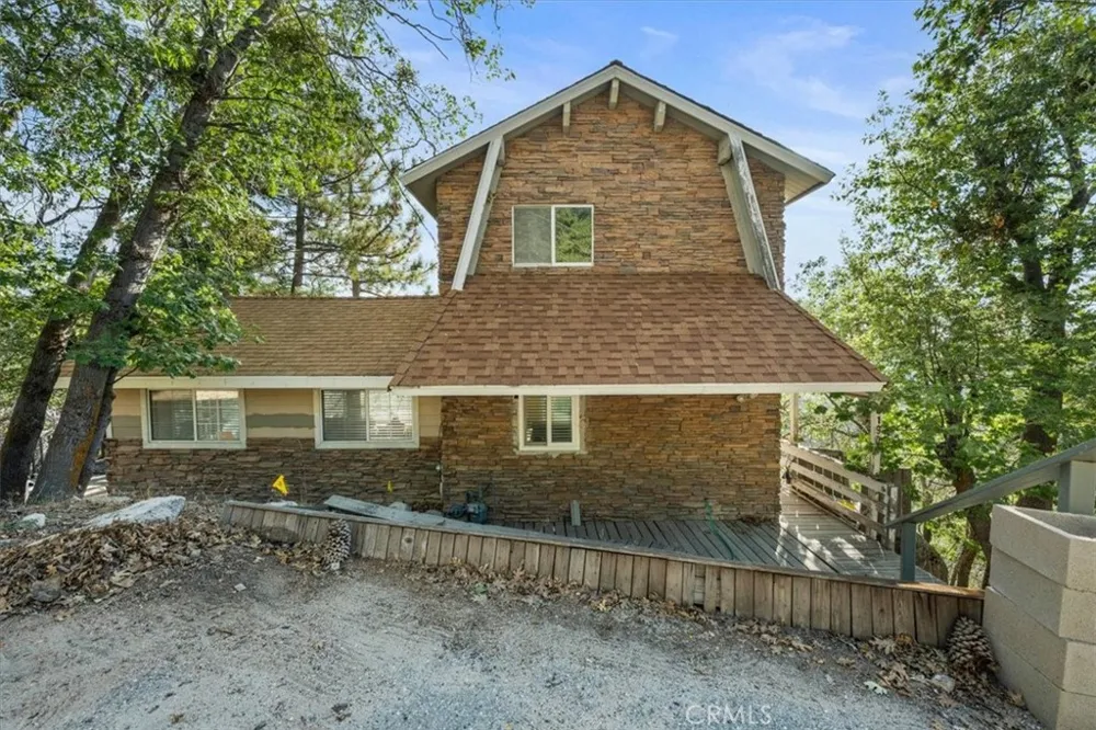 2190 Tank Road Running Springs, CA 92382